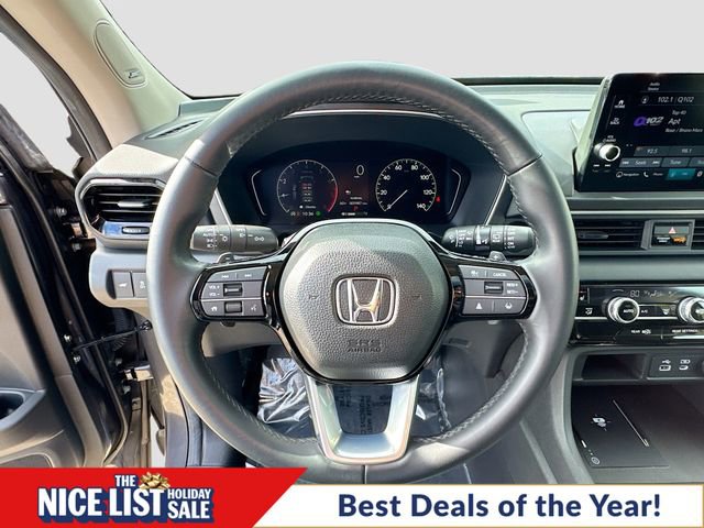 Certified 2025 Honda Pilot Touring image 11