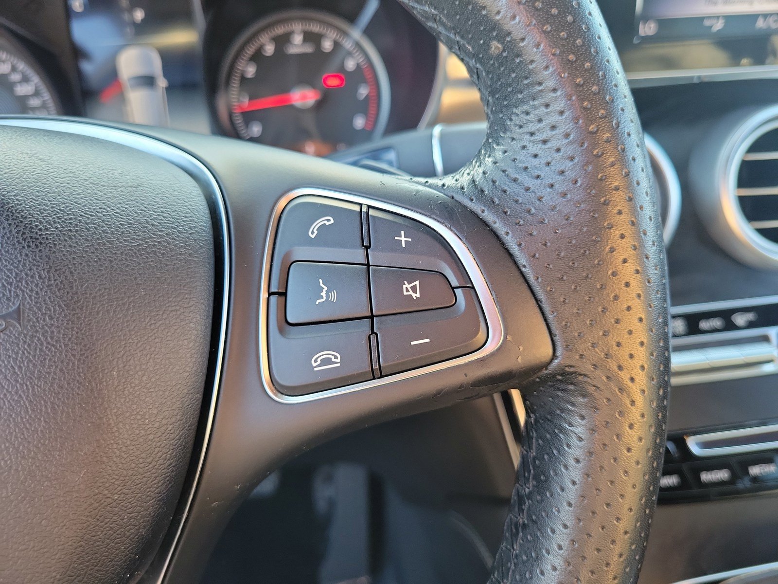 Used 2018 Mercedes-Benz GLC 300 image 19