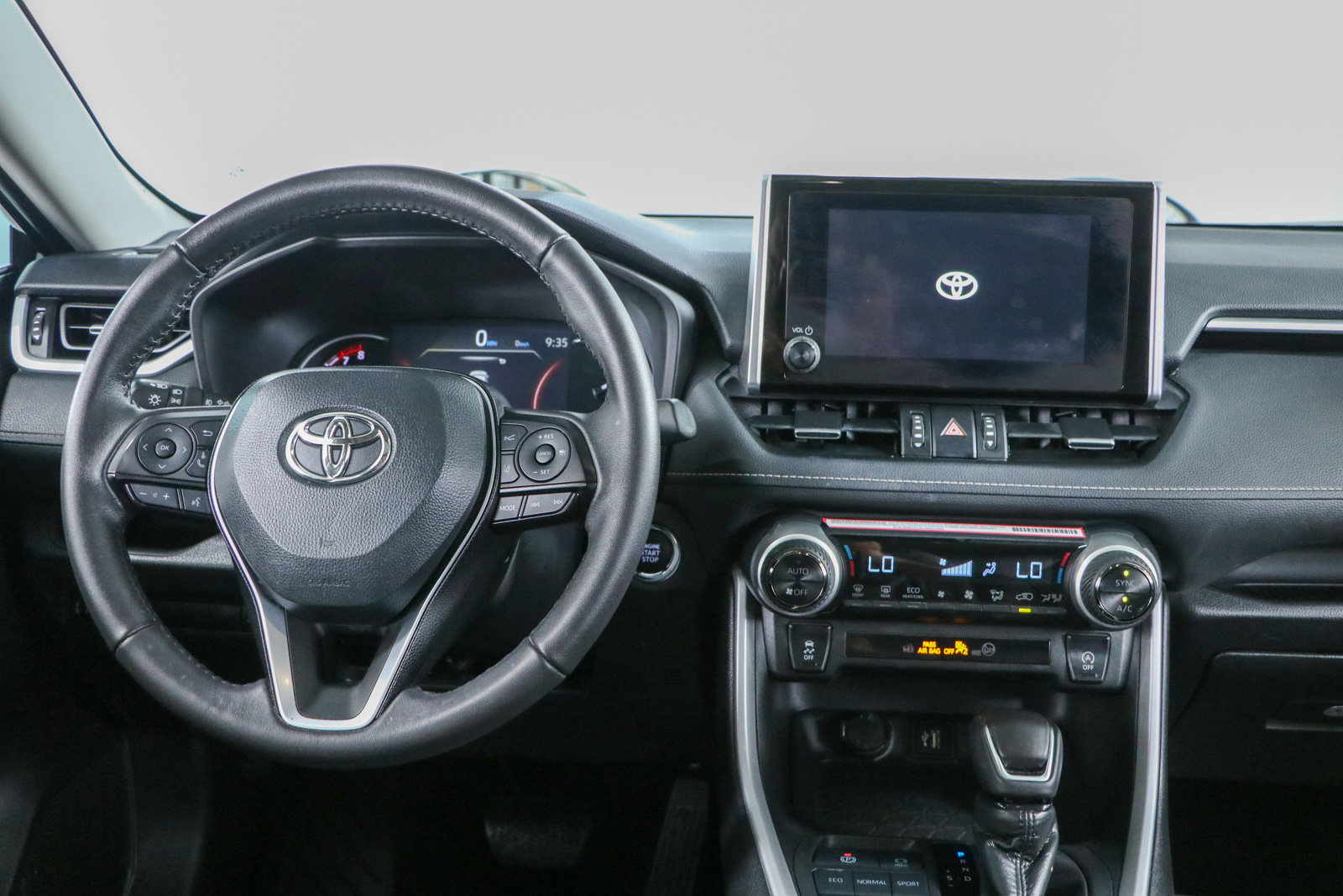 Used 2024 Toyota RAV4 XLE Premium FWD image 17