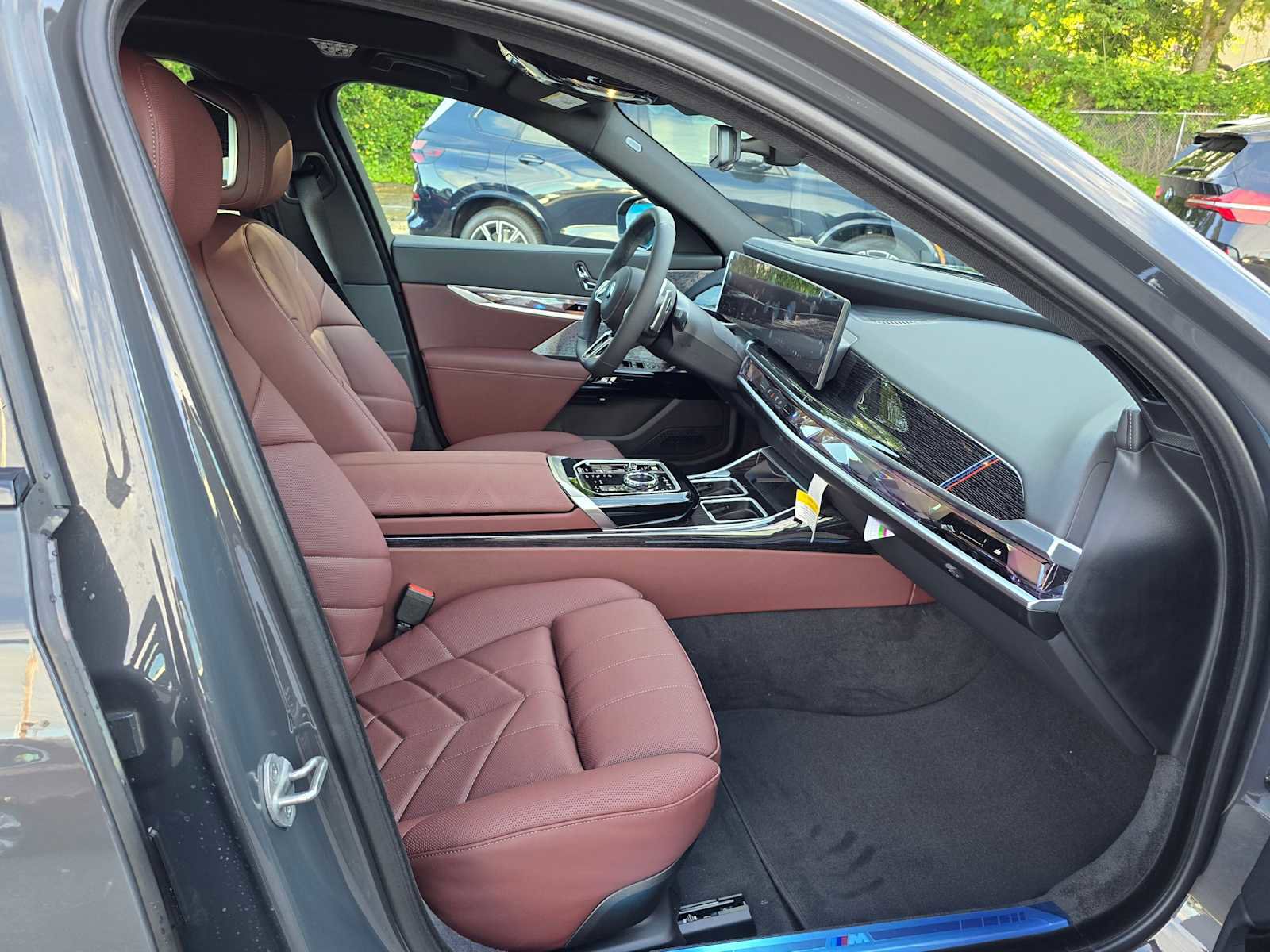 New 2025 BMW 750e xDrive 750e xDrive w/ Executive Package image 11