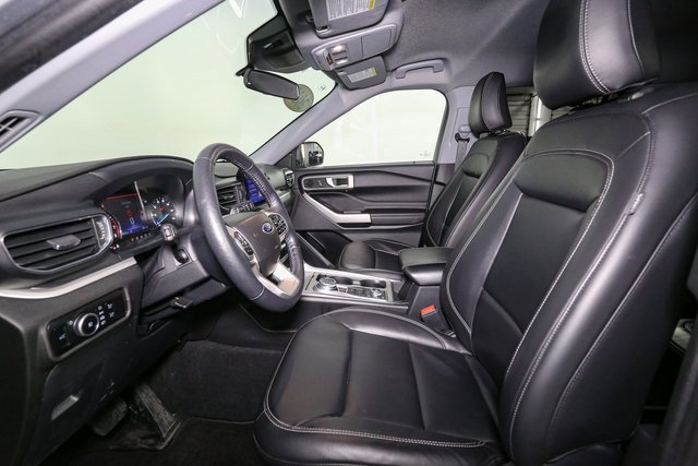 Used 2023 Ford Explorer XLT w/ Equipment Group 202A image 40
