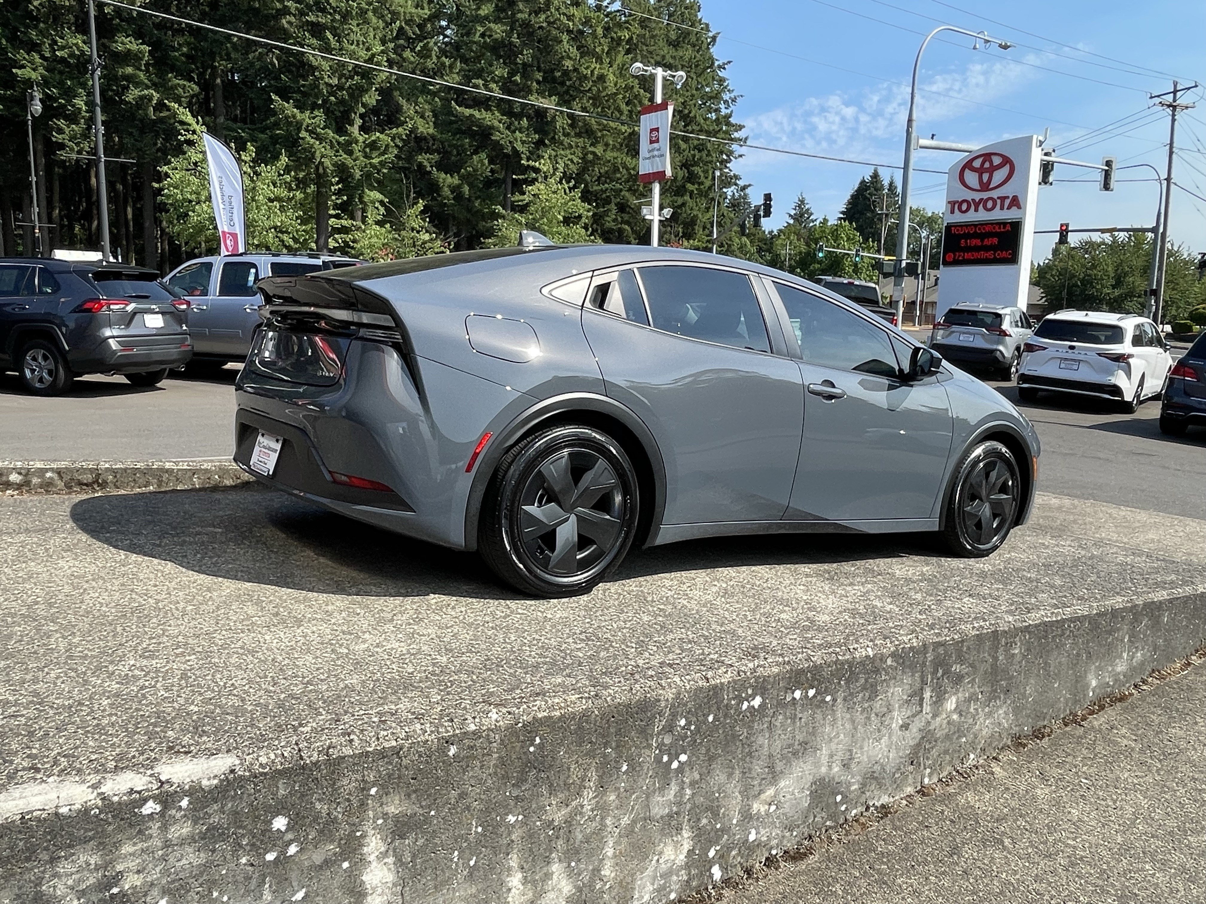 Certified 2025 Toyota Prius Plug-In Hybrid FWD image 7