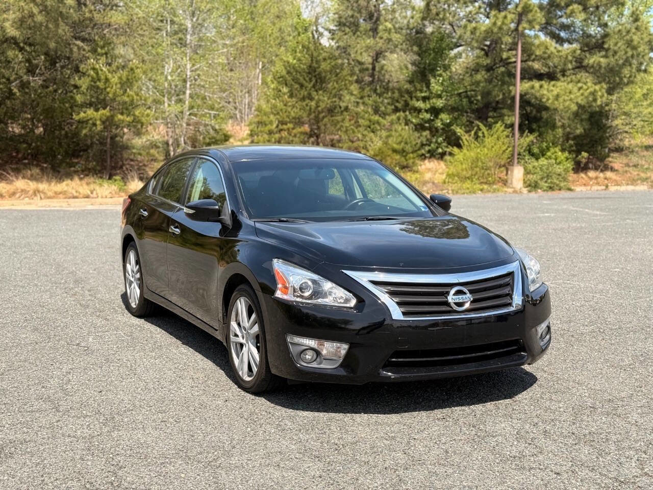 Used 2013 Nissan Altima 3.5 SV w/ Navigation Pkg FWD image 1
