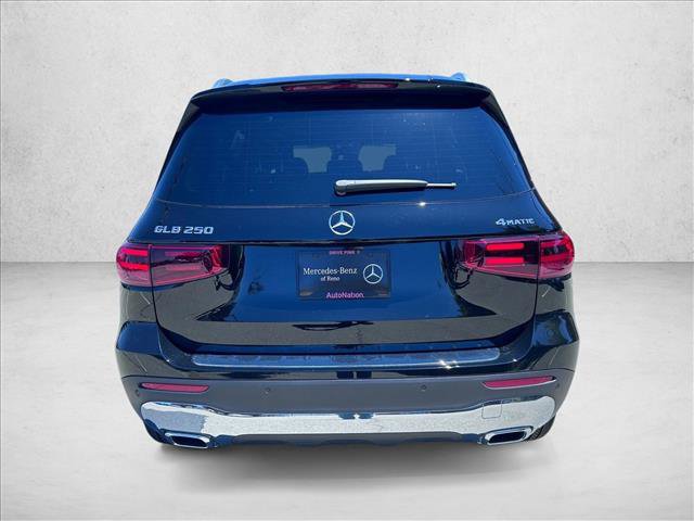 Used 2025 Mercedes-Benz GLB 250 4MATIC image 9