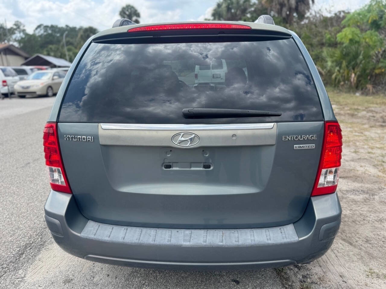 Used 2007 Hyundai Entourage GLS FWD image 8