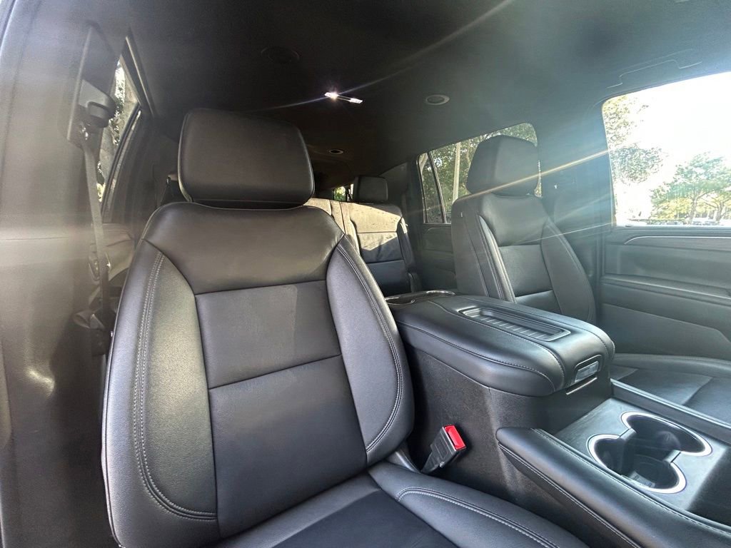 Used 2023 Chevrolet Suburban LT image 26