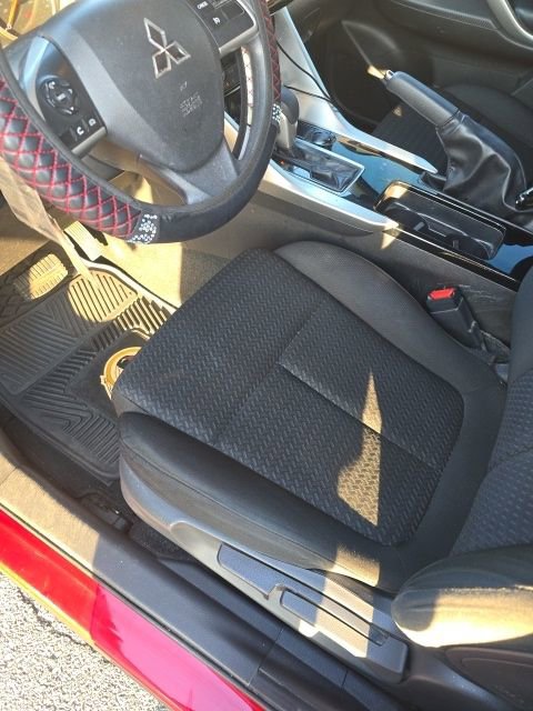 Used 2019 Mitsubishi Eclipse Cross ES image 9