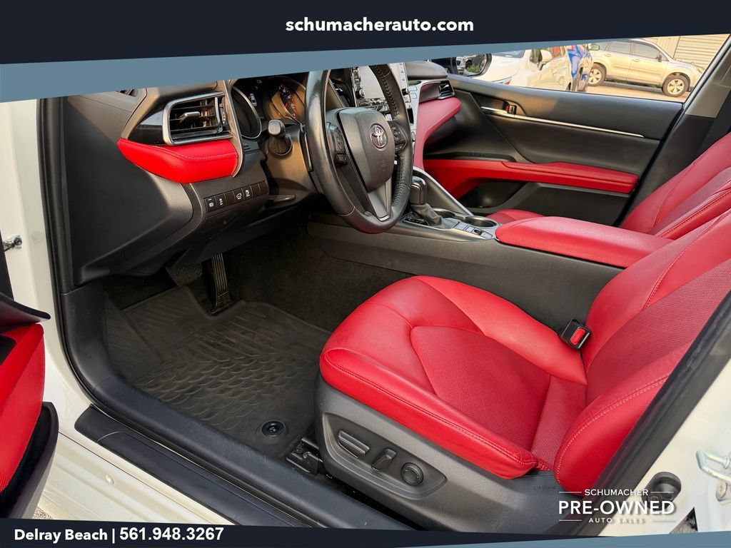 Used 2022 Toyota Camry XSE FWD image 11