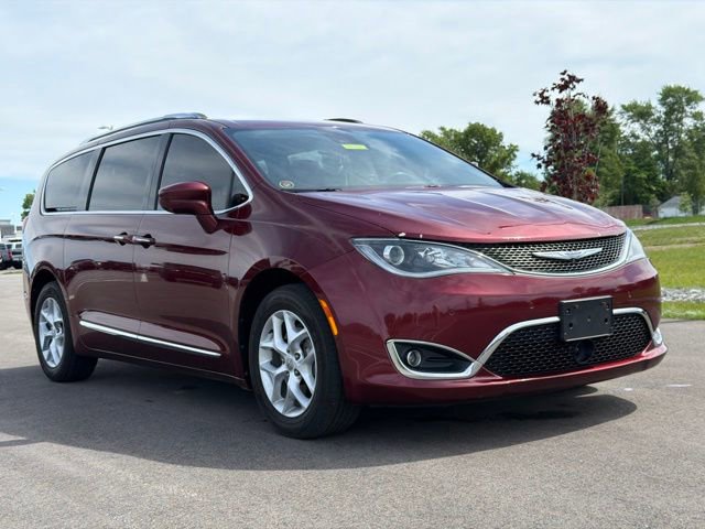 Used 2017 Chrysler Pacifica Touring-L Plus w/ Advanced Safetytec Group