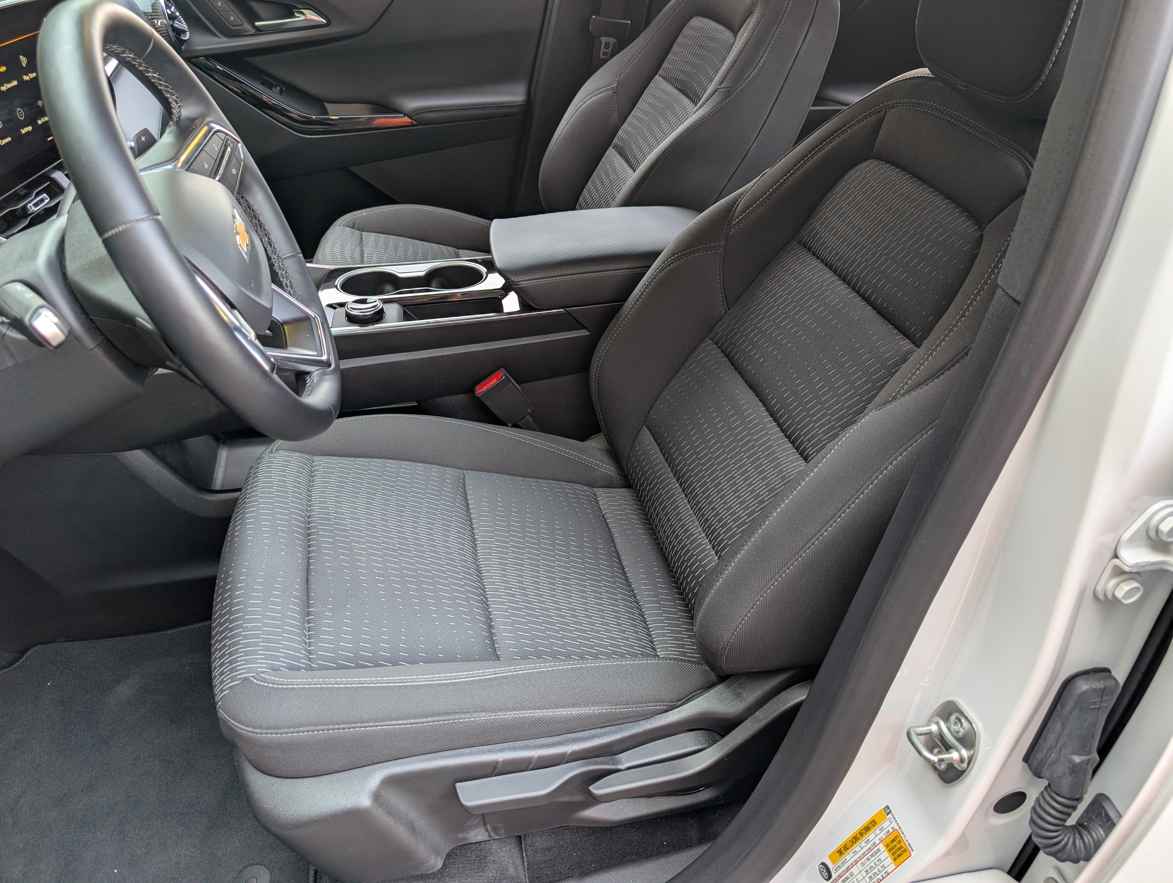 Used 2026 Chevrolet Equinox LT FWD image 16