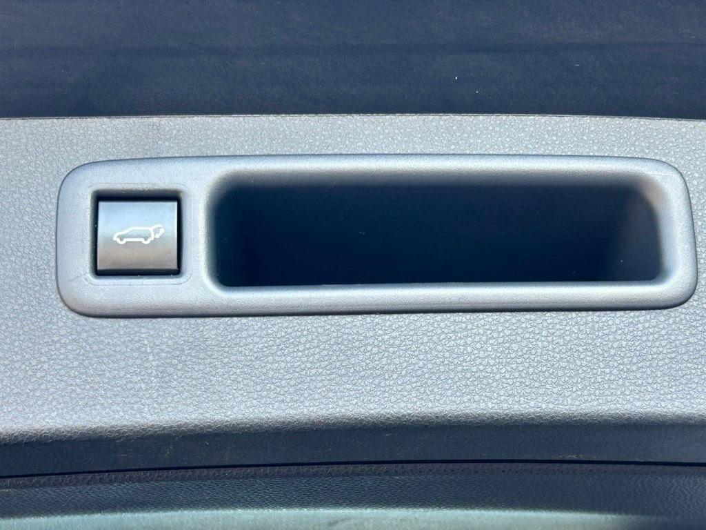 Used 2023 Toyota Highlander XLE FWD image 63
