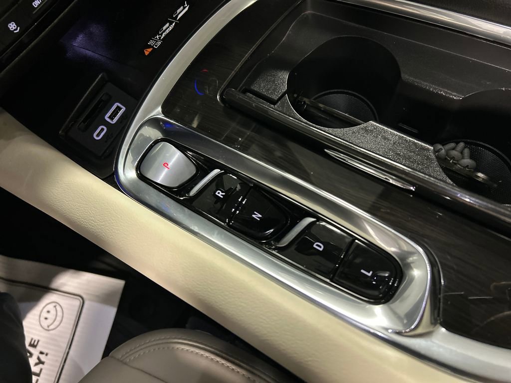 Used 2023 Buick Enclave Essence w/ Experience Buick Package image 20
