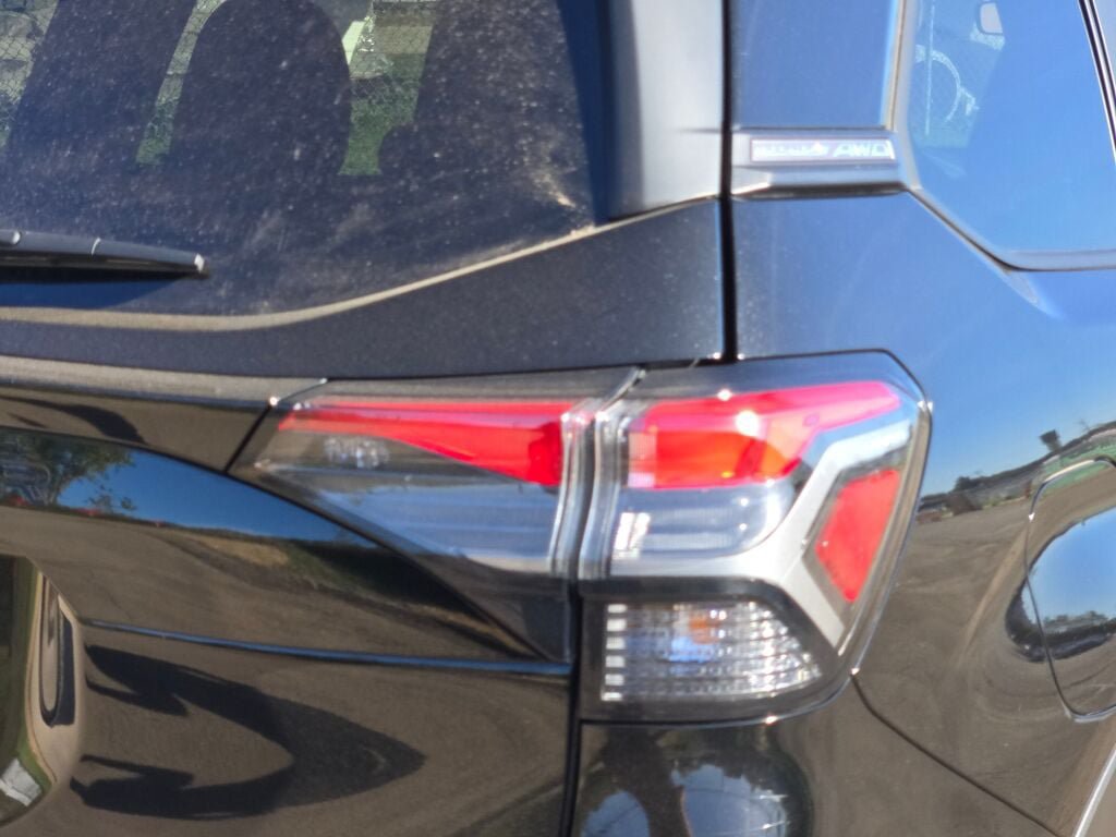 Certified 2025 Subaru Forester Premium AWD/4WD image 11