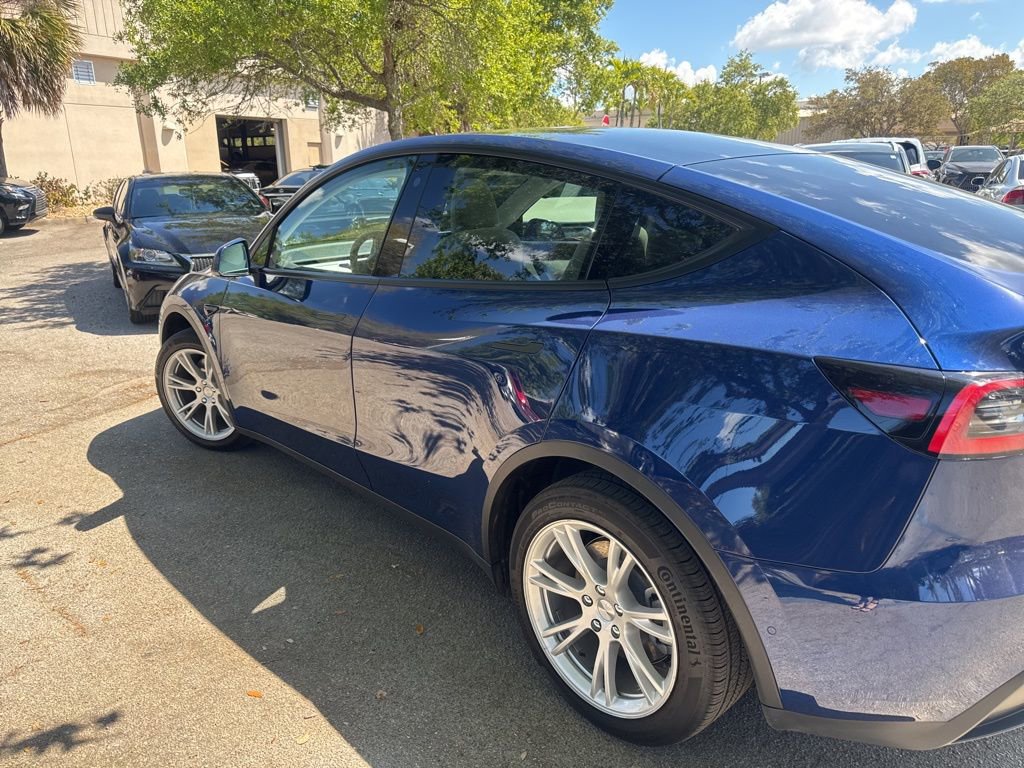 Used 2021 Tesla Model Y Long Range image 6