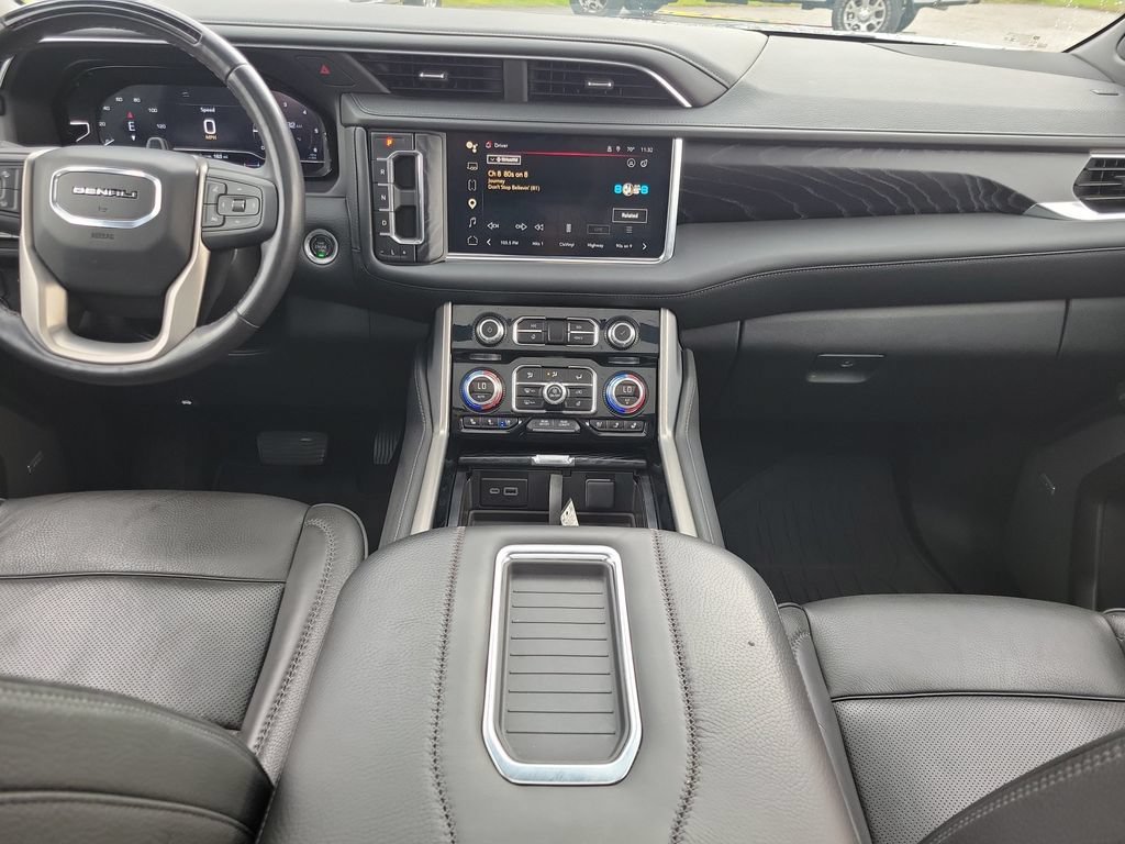 Used 2024 GMC Yukon Denali w/ Advanced Technology Package AWD/4WD image 14