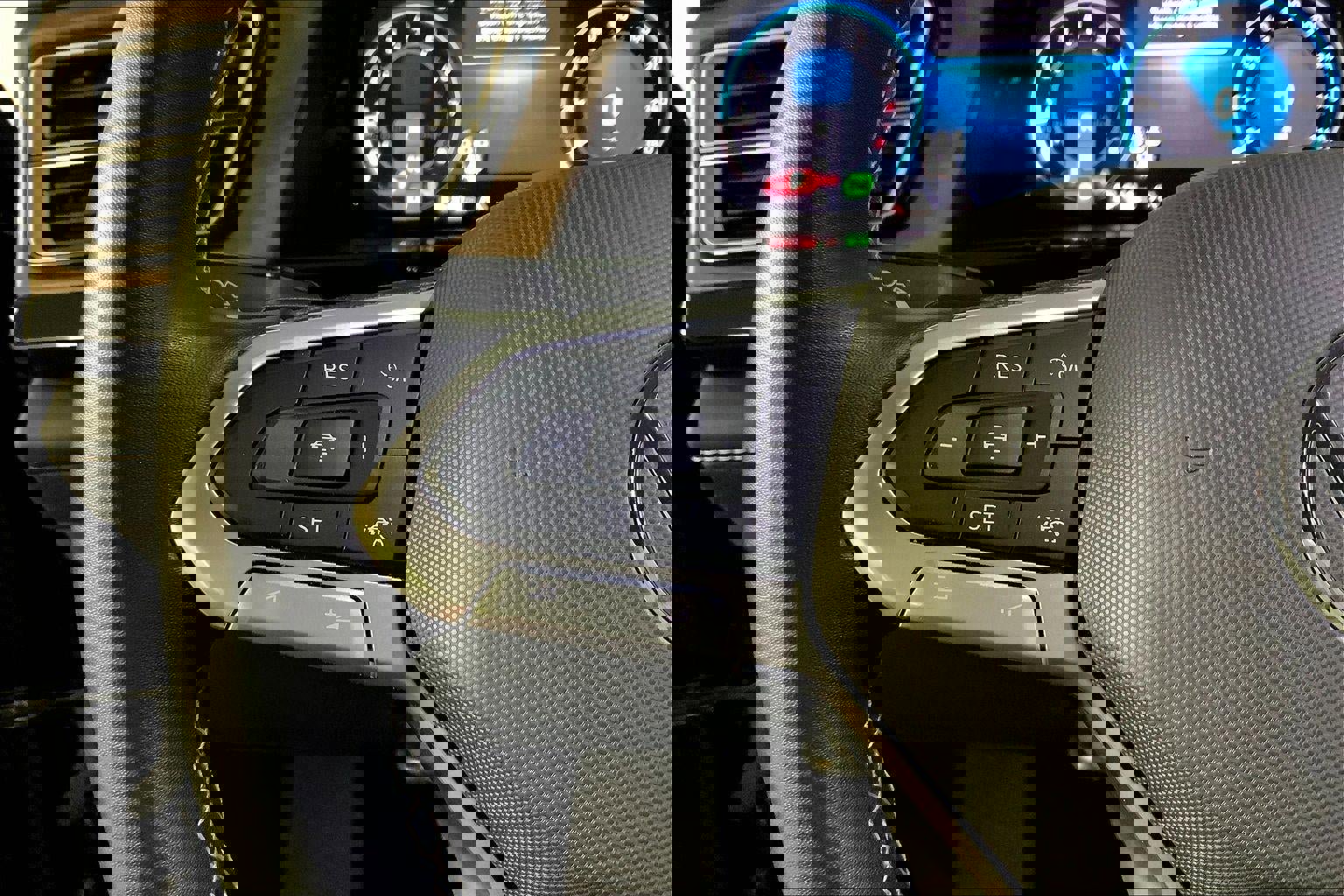 Used 2024 Volkswagen Atlas SE image 18