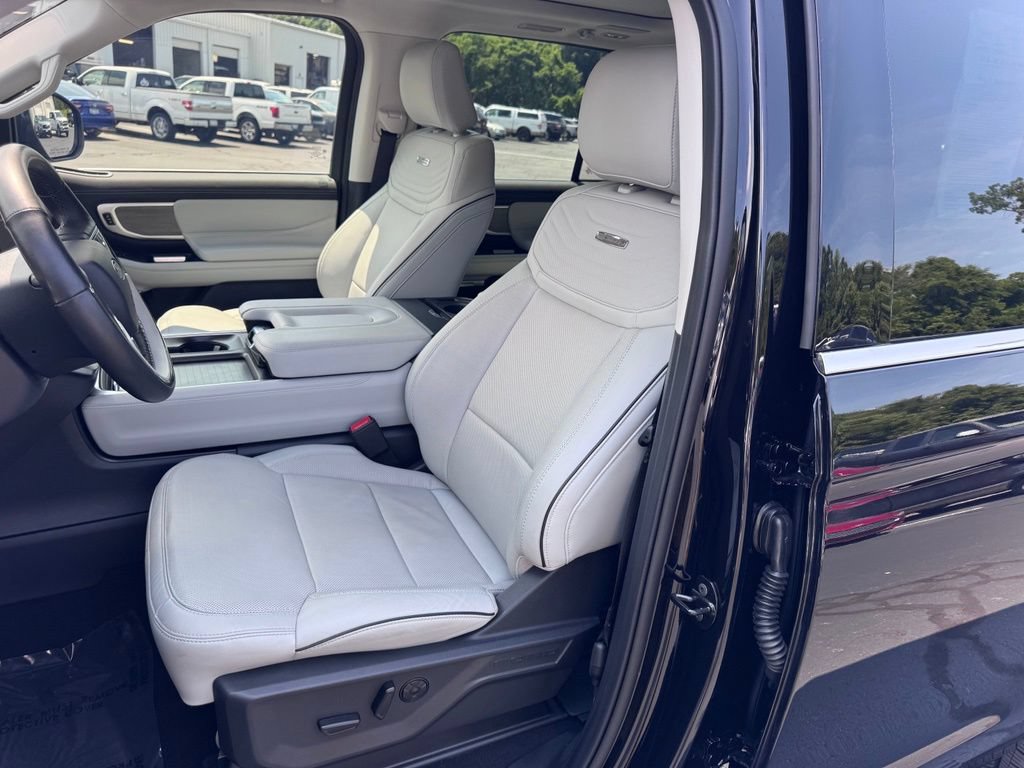 Used 2025 Ford Expedition Platinum w/ Platinum Ultimate Package AWD/4WD image 21
