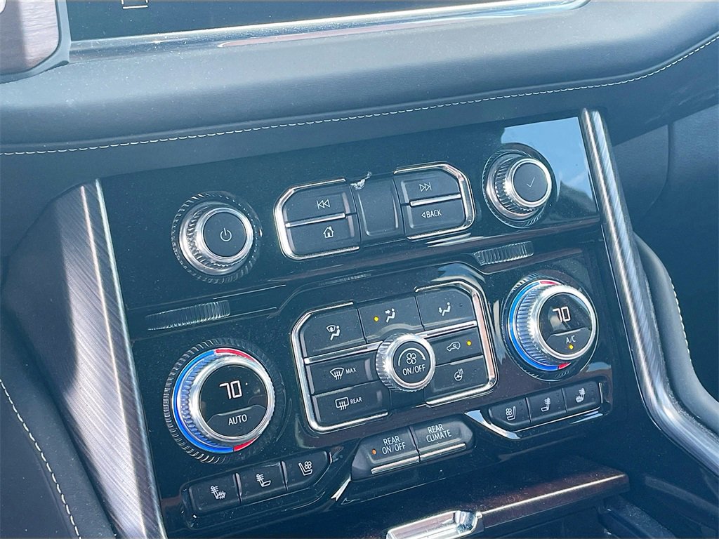 Used 2023 GMC Yukon XL Denali Ultimate image 18