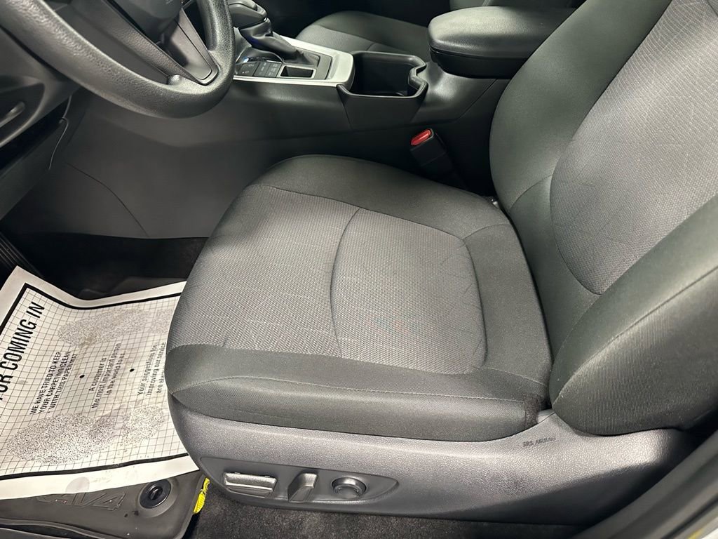 Used 2025 Toyota RAV4 XLE image 13