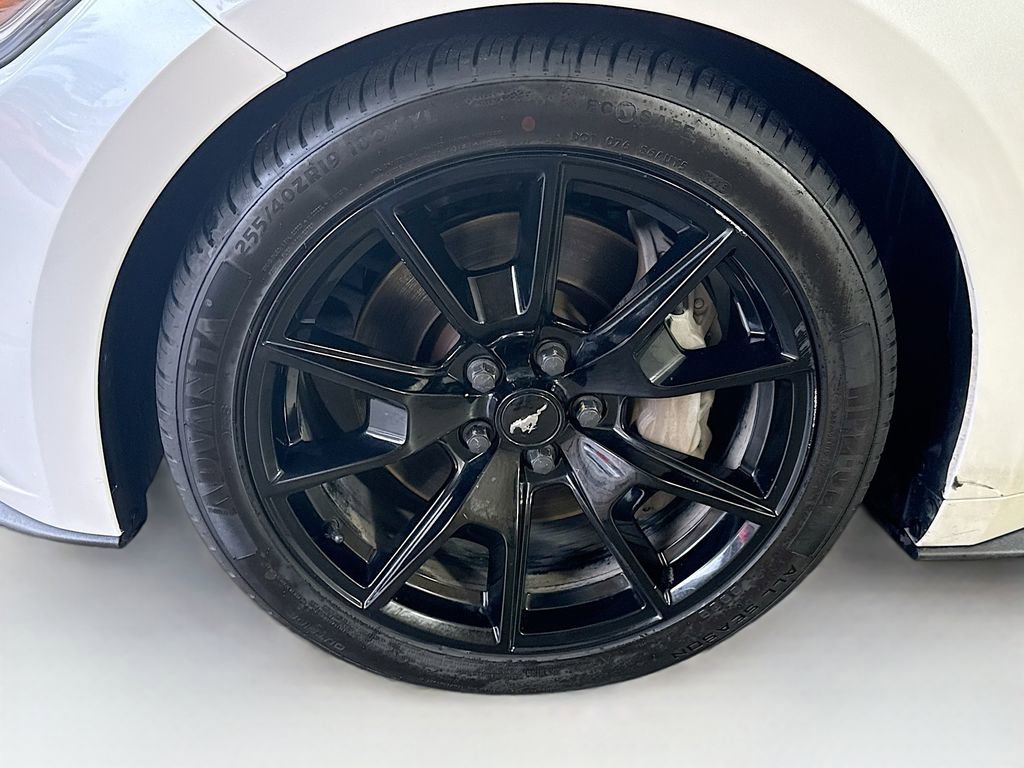 Used 2017 Ford Mustang GT Premium w/ Black Accent Package RWD image 38