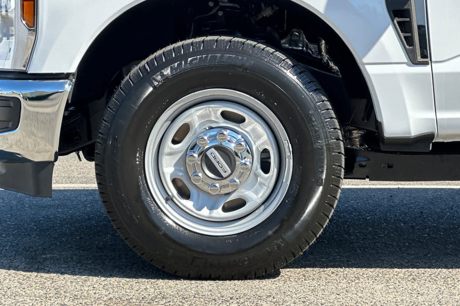 New 2026 Ford F250 XL w/ XL Chrome Package RWD image 25