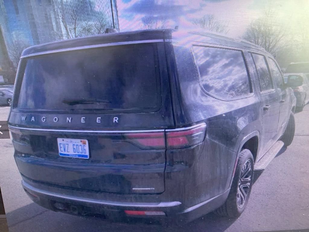 Used 2024 Jeep Wagoneer L Series II w/ Flexible Seating Group image 12