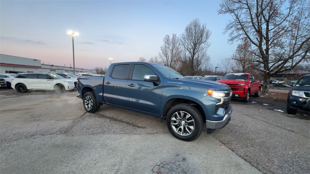 Used 2024 Chevrolet Silverado 1500 LT image 2