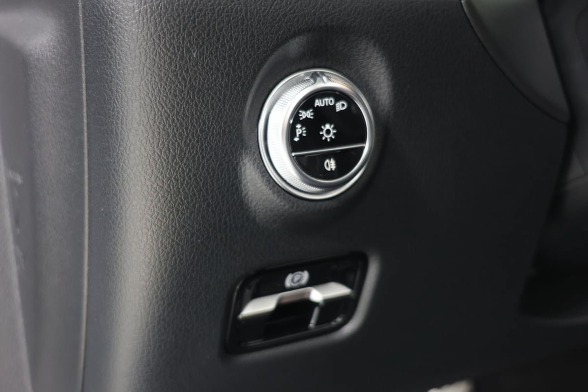 Used 2024 Mercedes-Benz CLE 300 4MATIC Cabriolet image 22