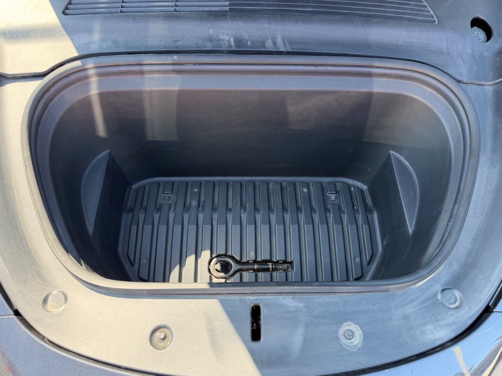 Used 2023 Tesla Model Y Long Range AWD/4WD image 6