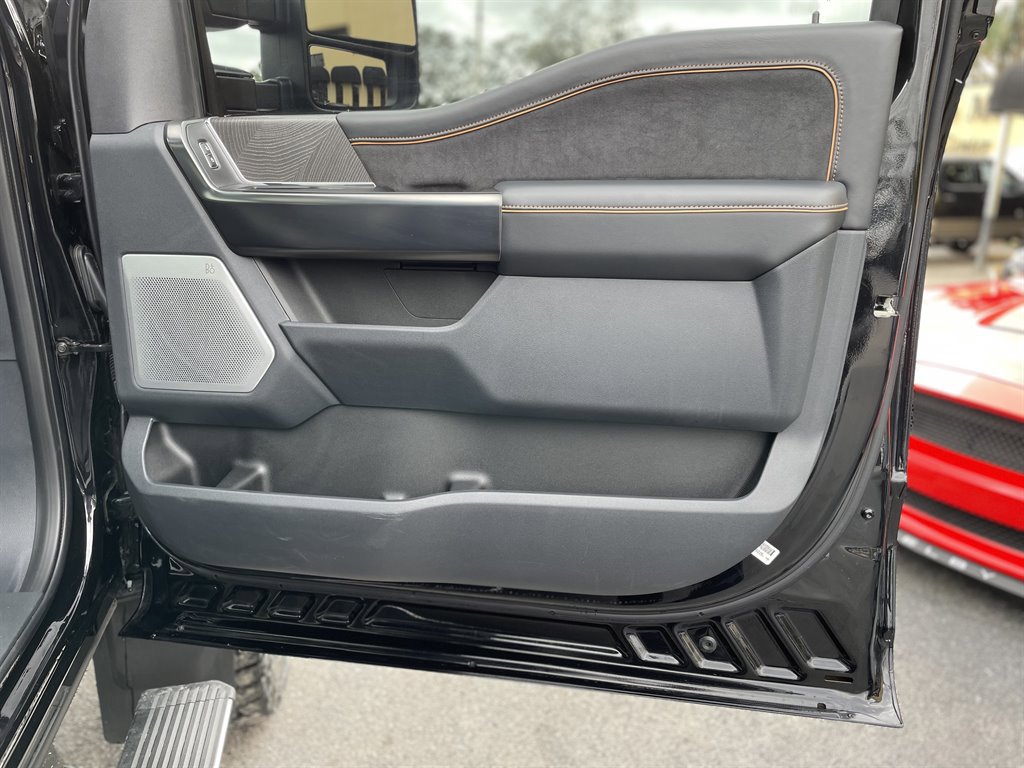 Used 2023 Ford F450 Platinum w/ FX4 Off-Road Package image 47