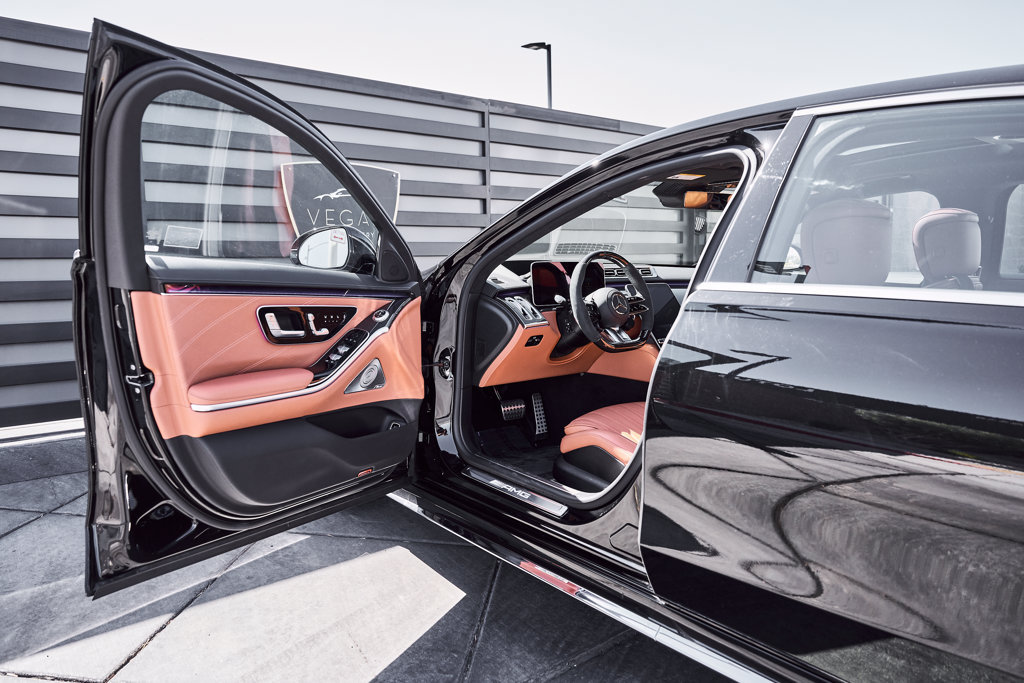 Used 2024 Mercedes-Benz S 63 AMG S image 30