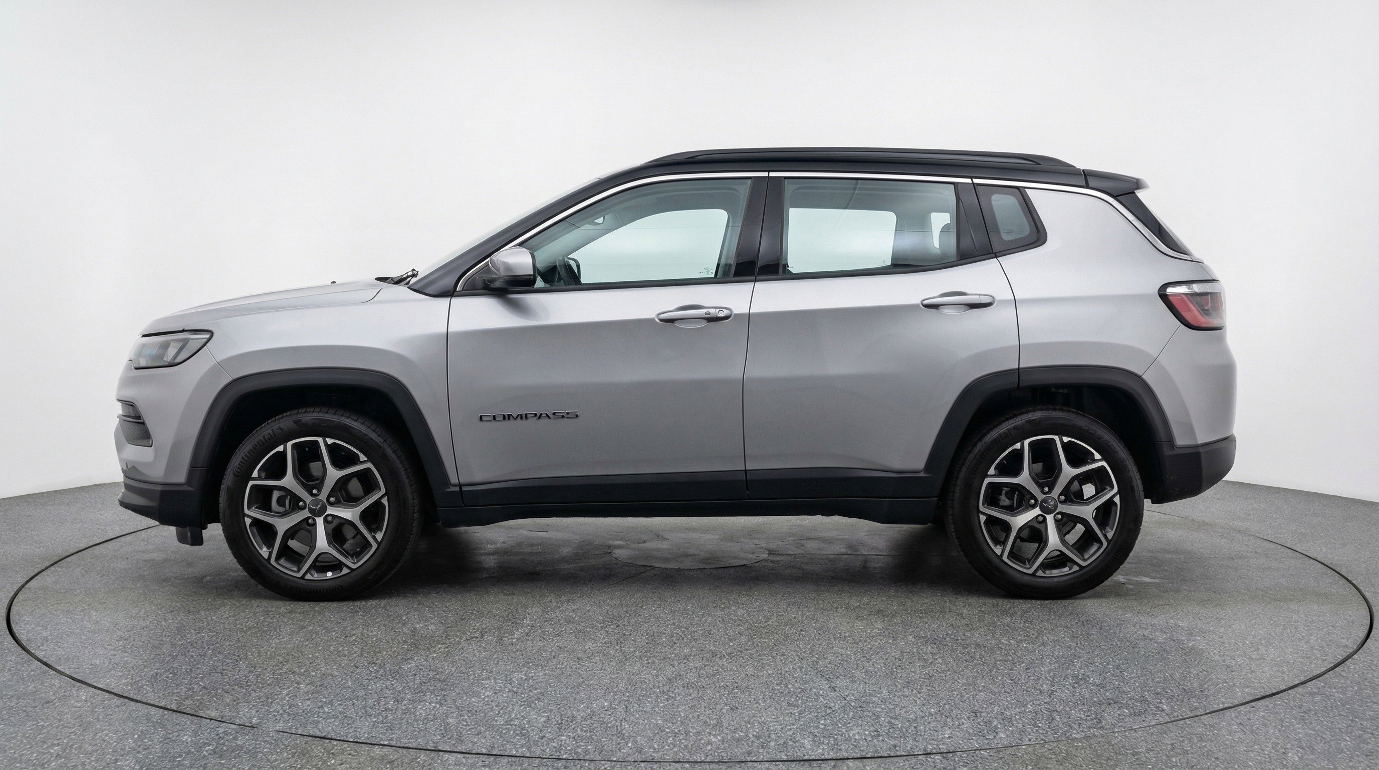Used 2025 Jeep Compass Limited AWD/4WD image 5