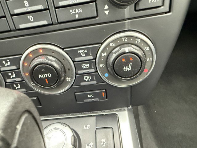 Used 2011 Land Rover LR2 HSE image 30