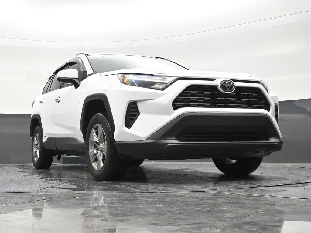 Used 2025 Toyota RAV4 XLE w/ Weather Package AWD/4WD image 26