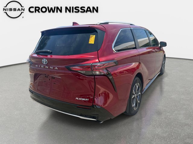 Used 2025 Toyota Sienna Platinum AWD/4WD image 7