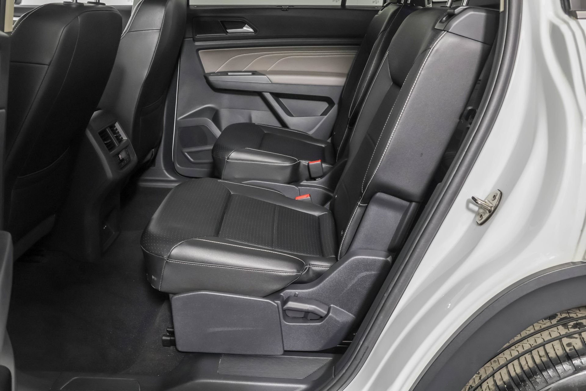 Used 2021 Volkswagen Atlas SE AWD/4WD image 35
