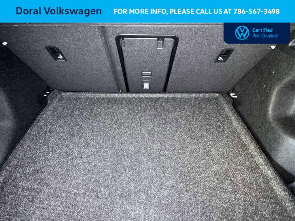Certified 2025 Volkswagen ID.4 Pro S Plus w/ ID.4 Black Package AWD/4WD image 25