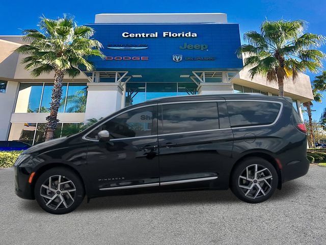 New 2027 Chrysler Pacifica Pinnacle w/ Theater Group AWD/4WD image 8