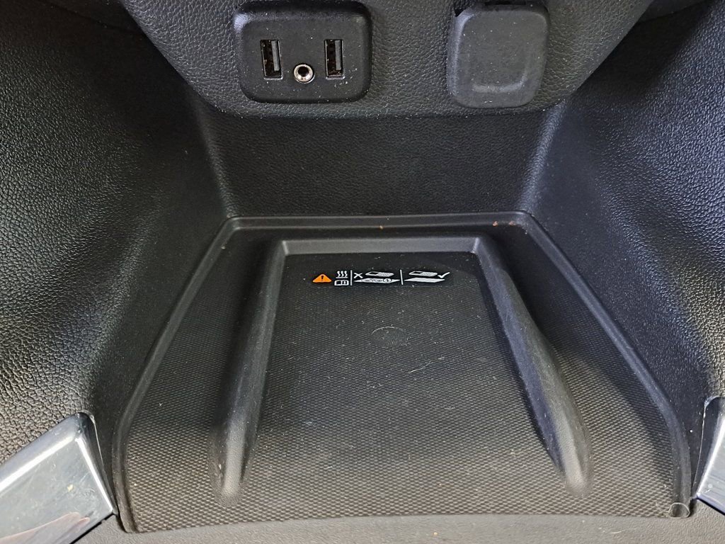 Used 2023 Chevrolet Traverse LT image 19