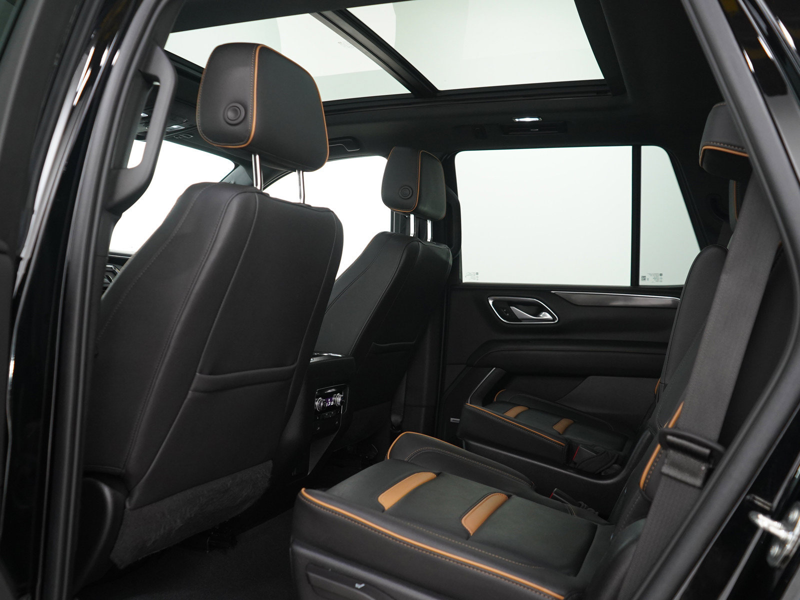 Used 2022 GMC Yukon AT4 AWD/4WD image 19