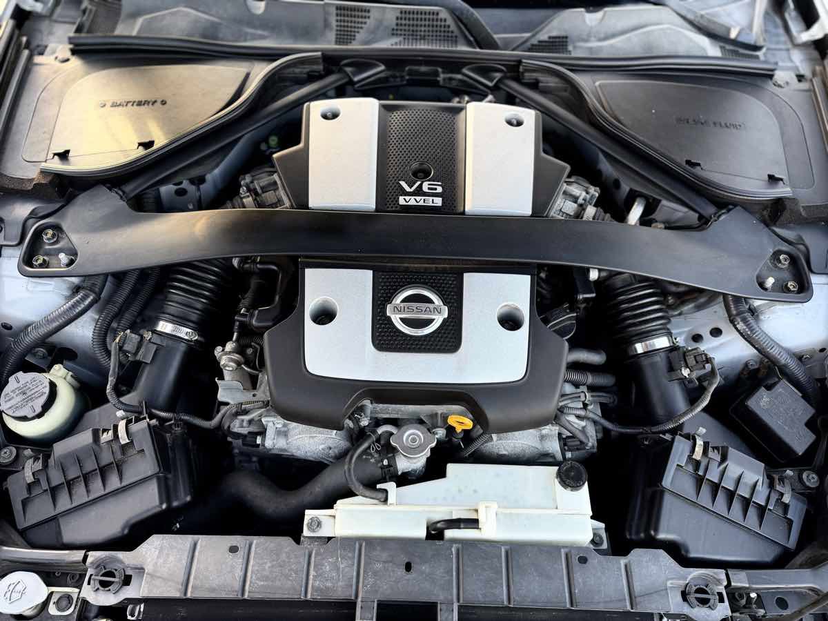 Used 2011 Nissan 370Z Touring w/ Sport Pkg image 37
