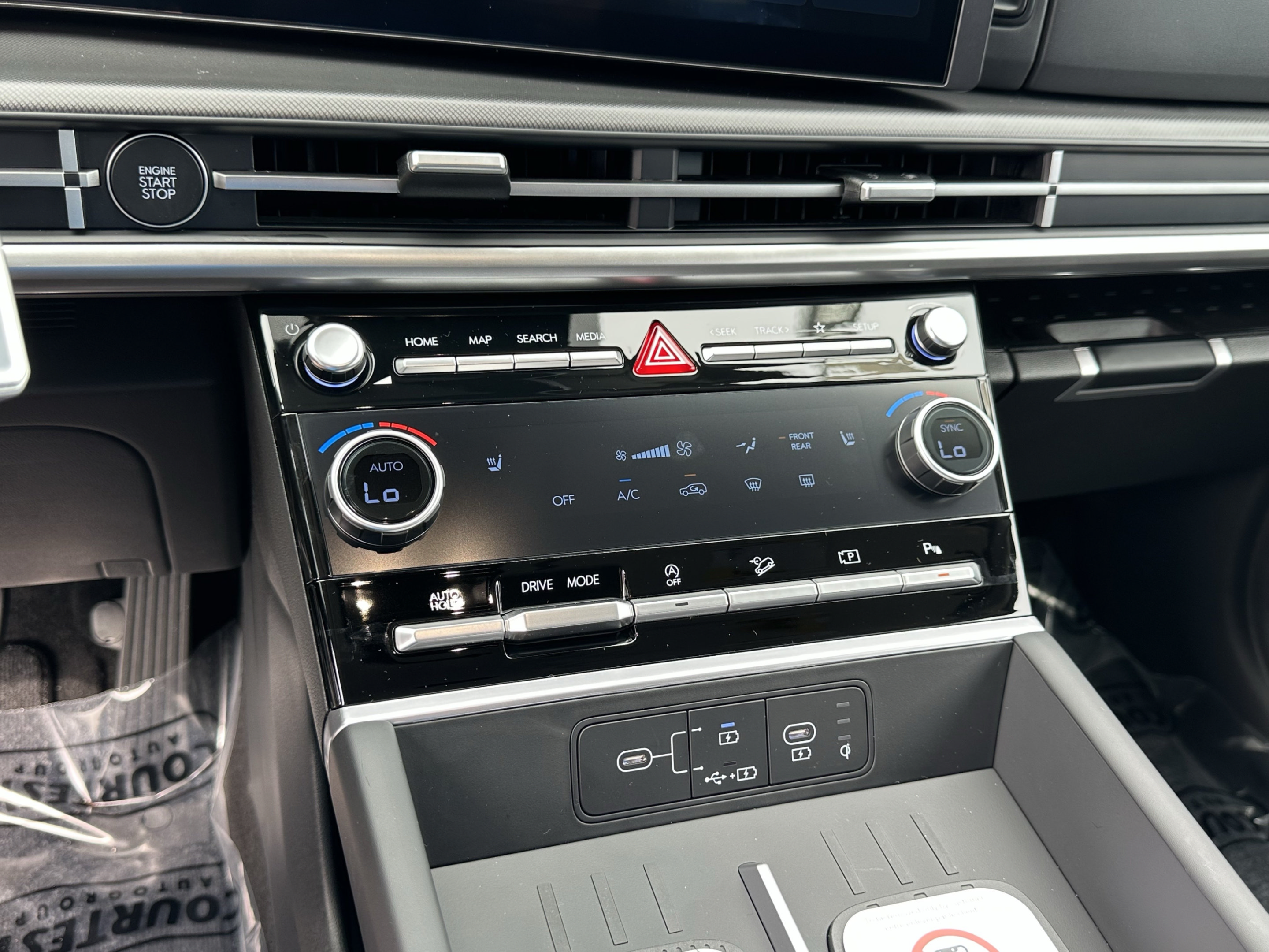 New 2027 Hyundai Santa Fe SEL FWD image 24