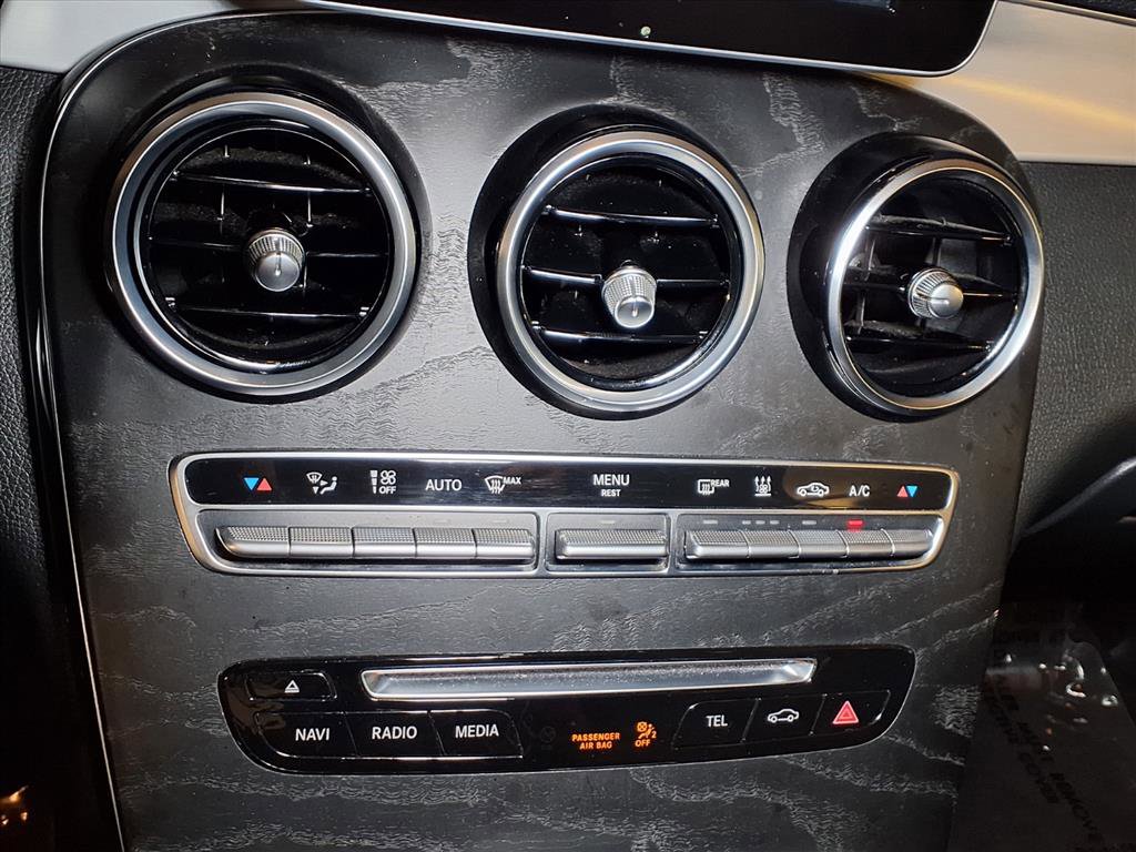 Used 2019 Mercedes-Benz GLC 350e 4MATIC image 5