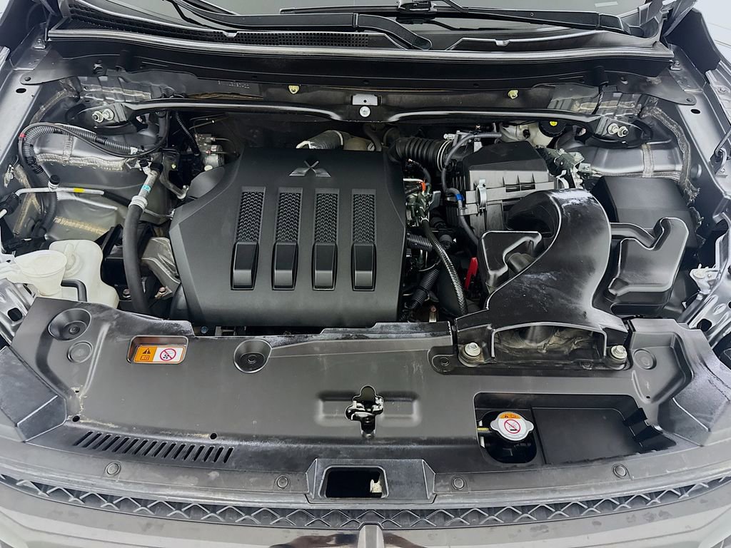 Used 2020 Mitsubishi Eclipse Cross LE image 27