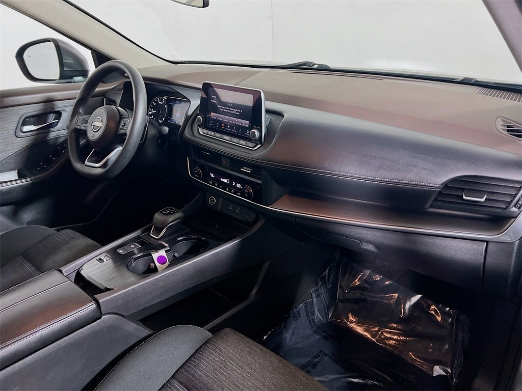Used 2023 Nissan Rogue SV image 25