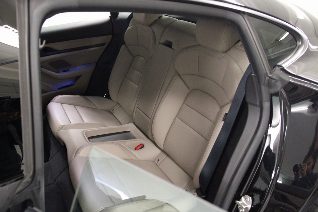 Used 2022 Porsche Taycan image 19