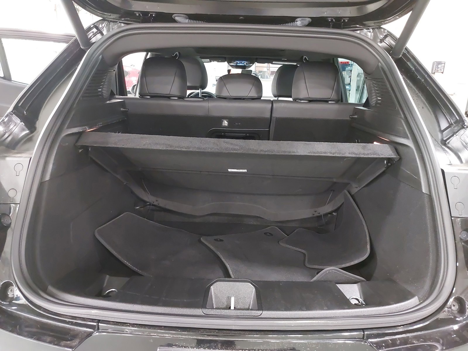 Used 2025 Alfa Romeo Tonale w/ Premium Package image 14