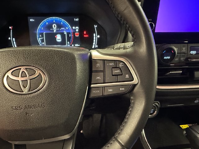 Used 2025 Toyota Grand Highlander AWD image 20