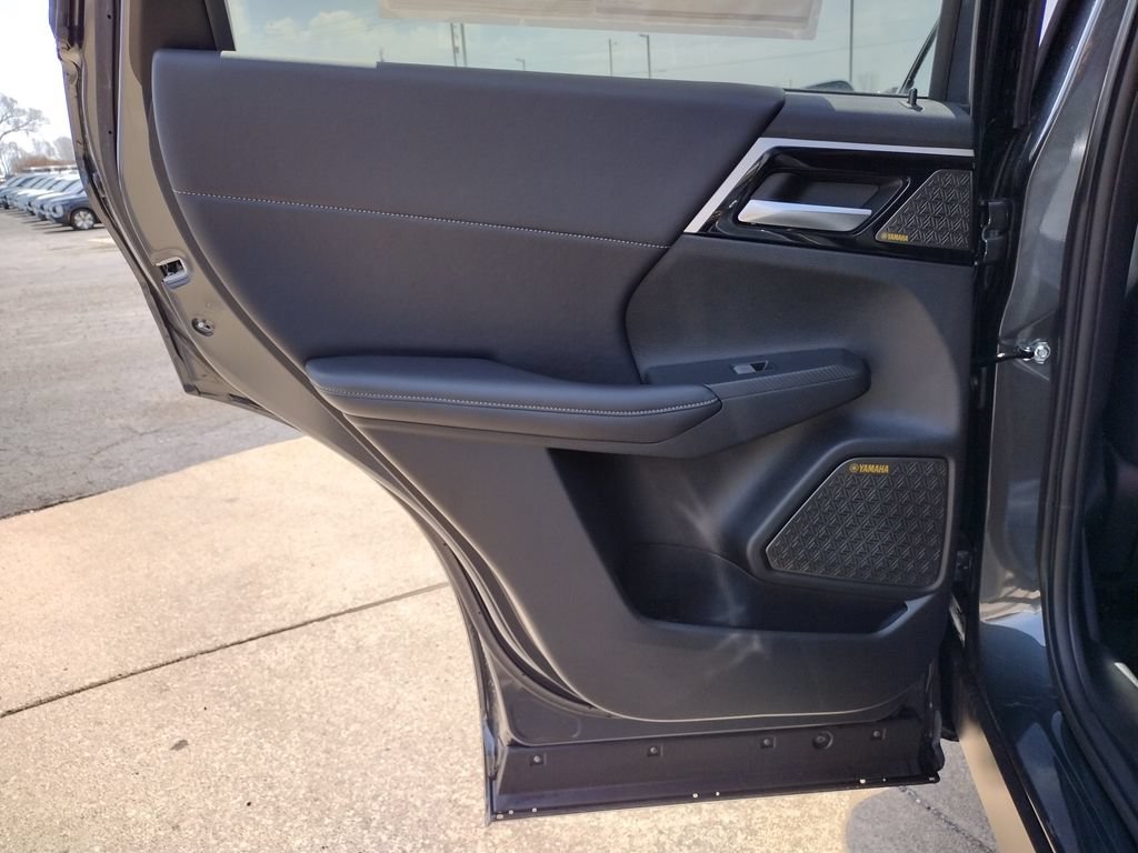 New 2026 Mitsubishi Outlander SE AWD/4WD image 32