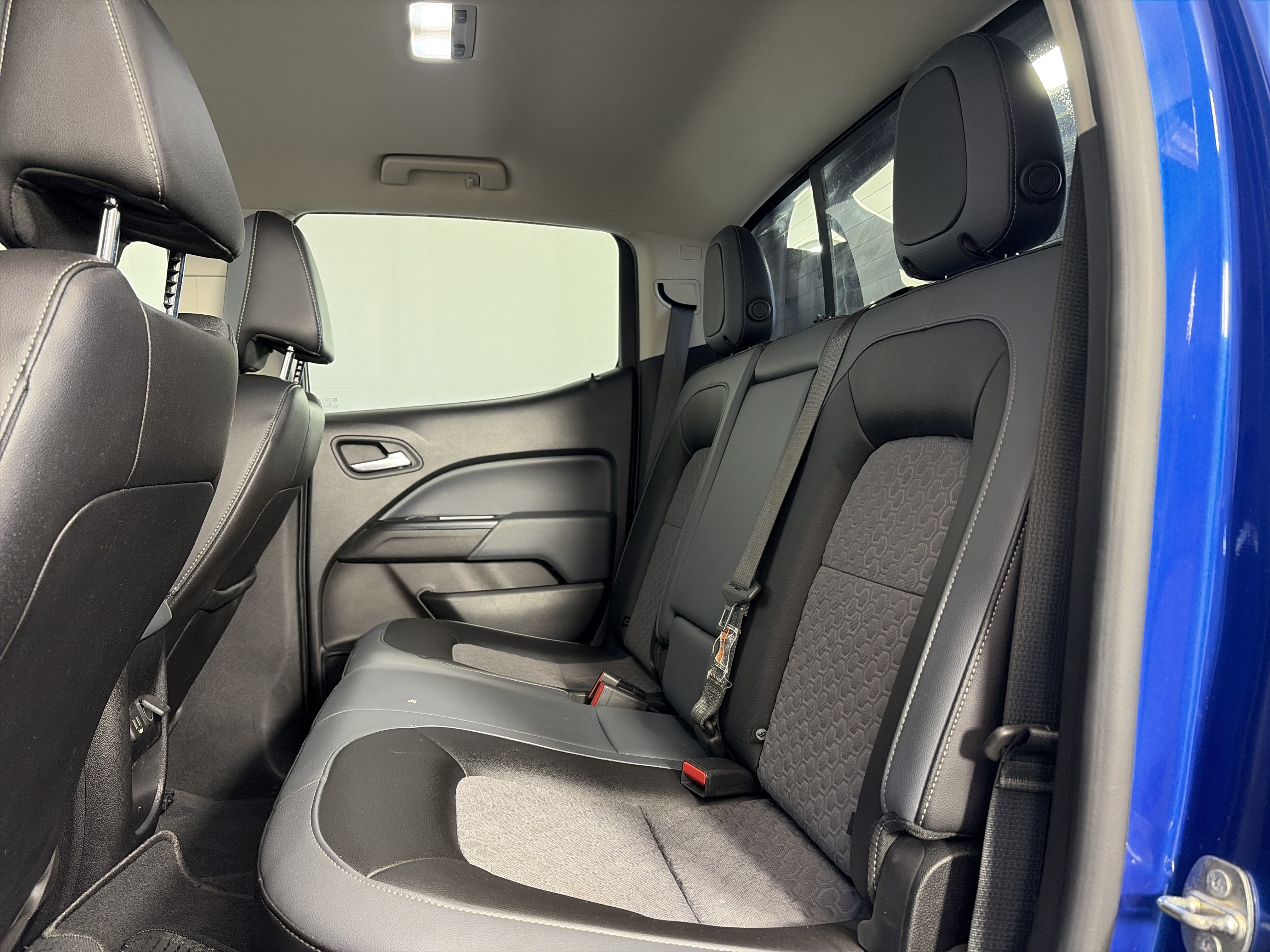 Used 2019 Chevrolet Colorado Z71 AWD/4WD image 7